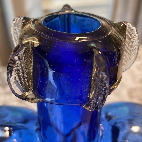 💓Host Pick💓 Cobalt Blue Handblown Heart Shaped Vase Metal Hugging Vines - Picture 5 of 15